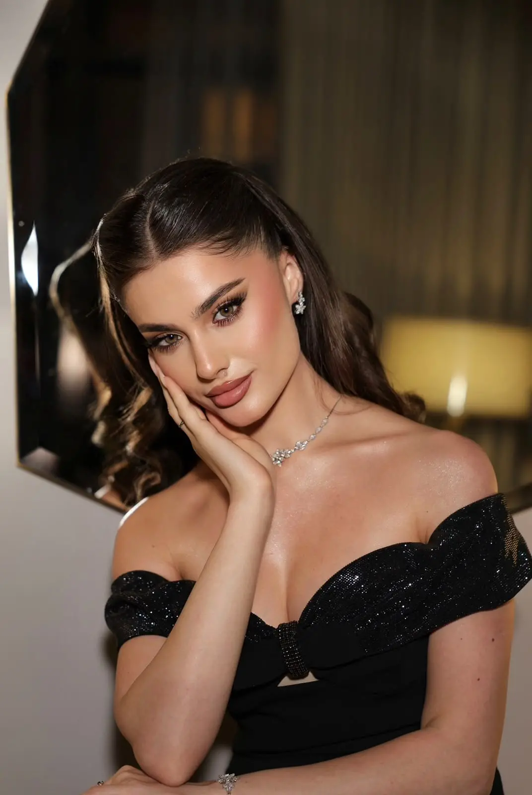 مـــيـــكـــب الـــمـــلـــكـــة 💍